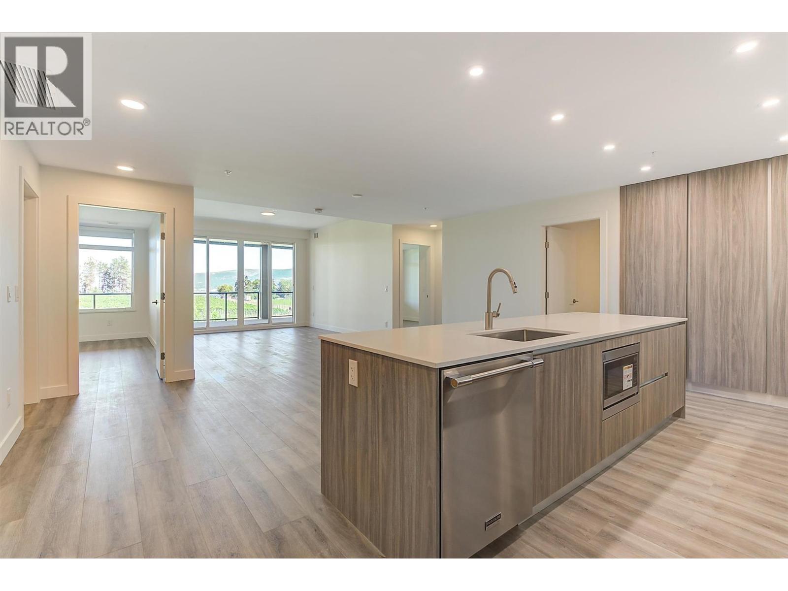 WEST KELOWNA, British Columbia, V1Z 2A9, CA, 2 Bedrooms Bedrooms, ,2 BathroomsBathrooms,Residential,For Sale,1947246