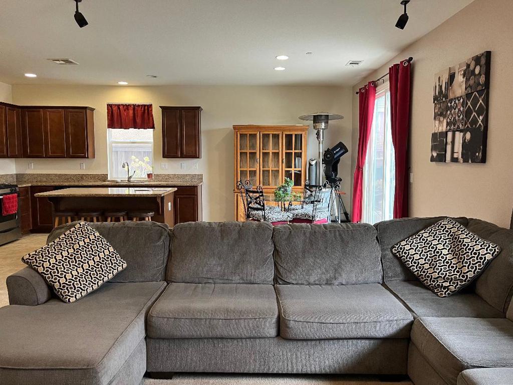 Gilroy, California, 95020, United States, 3 Bedrooms Bedrooms, ,3 BathroomsBathrooms,Residential,For Sale,1825203