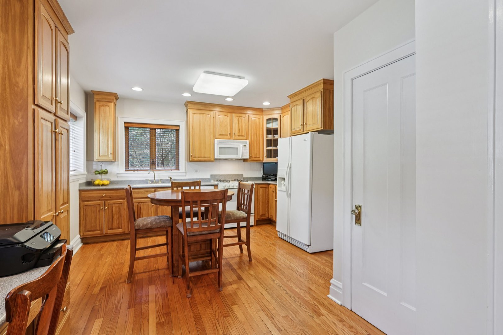 Evanston, Illinois, 60201, United States, 4 Bedrooms Bedrooms, ,4 BathroomsBathrooms,Residential,For Sale,1941847