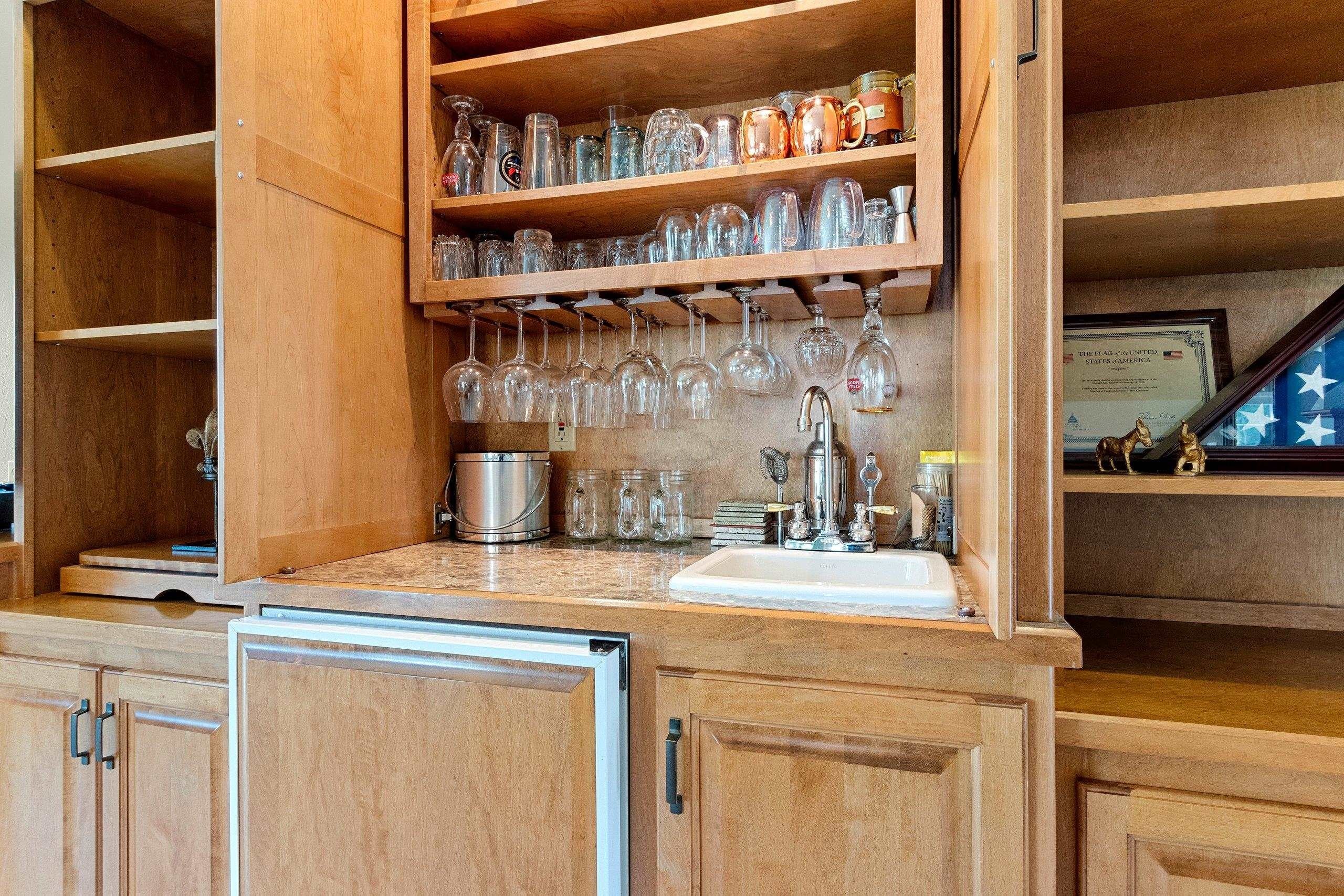 GREEN BAY, Wisconsin, 54302-5254, United States, 5 Bedrooms Bedrooms, ,4 BathroomsBathrooms,Residential,For Sale,1975812