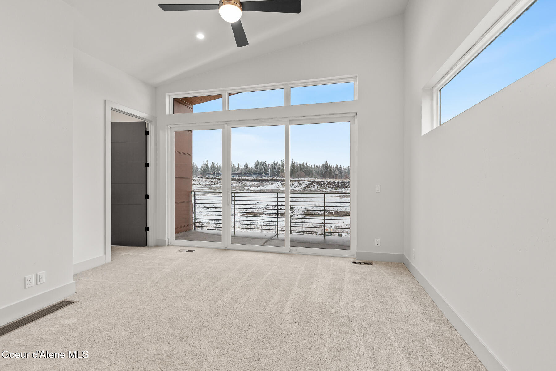 Coeur d'Alene, Idaho, 83814, United States, 3 Bedrooms Bedrooms, ,4 BathroomsBathrooms,Residential,For Sale,2002560