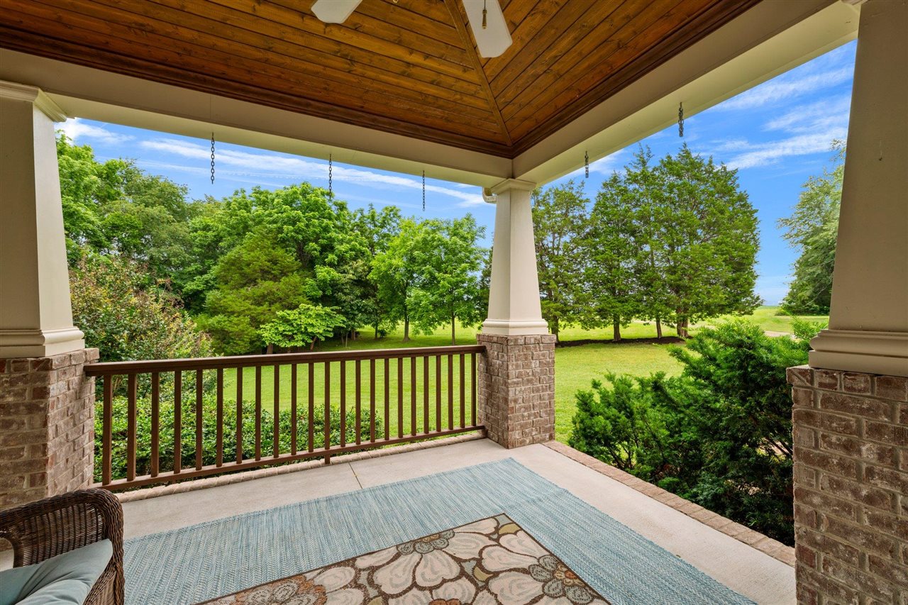 Franklin, Kentucky, 42134, United States, 6 Bedrooms Bedrooms, ,3 BathroomsBathrooms,Residential,For Sale,2002966