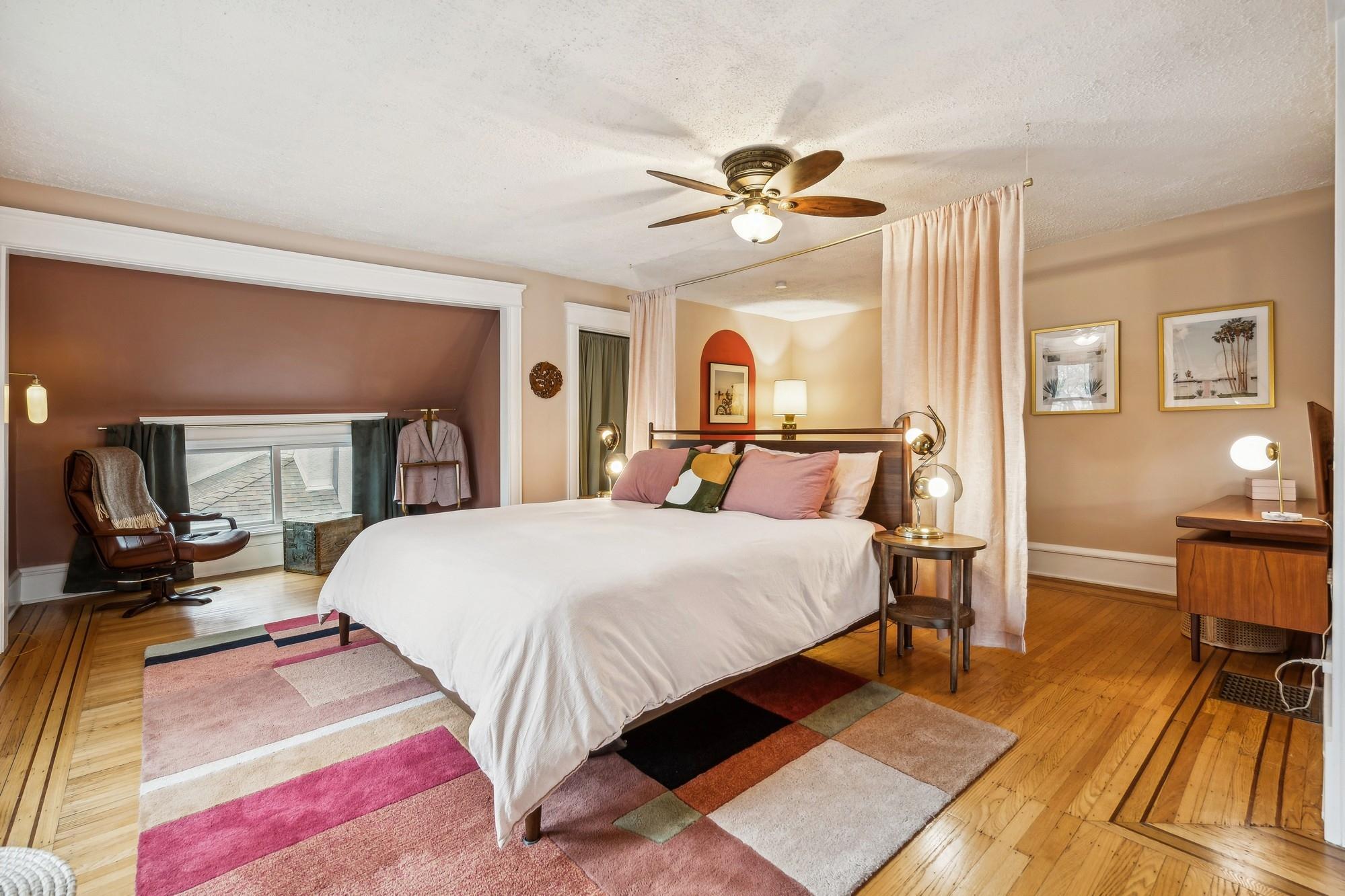 Minneapolis, Minnesota, 55408, United States, 4 Bedrooms Bedrooms, ,2 BathroomsBathrooms,Residential,For Sale,1898421