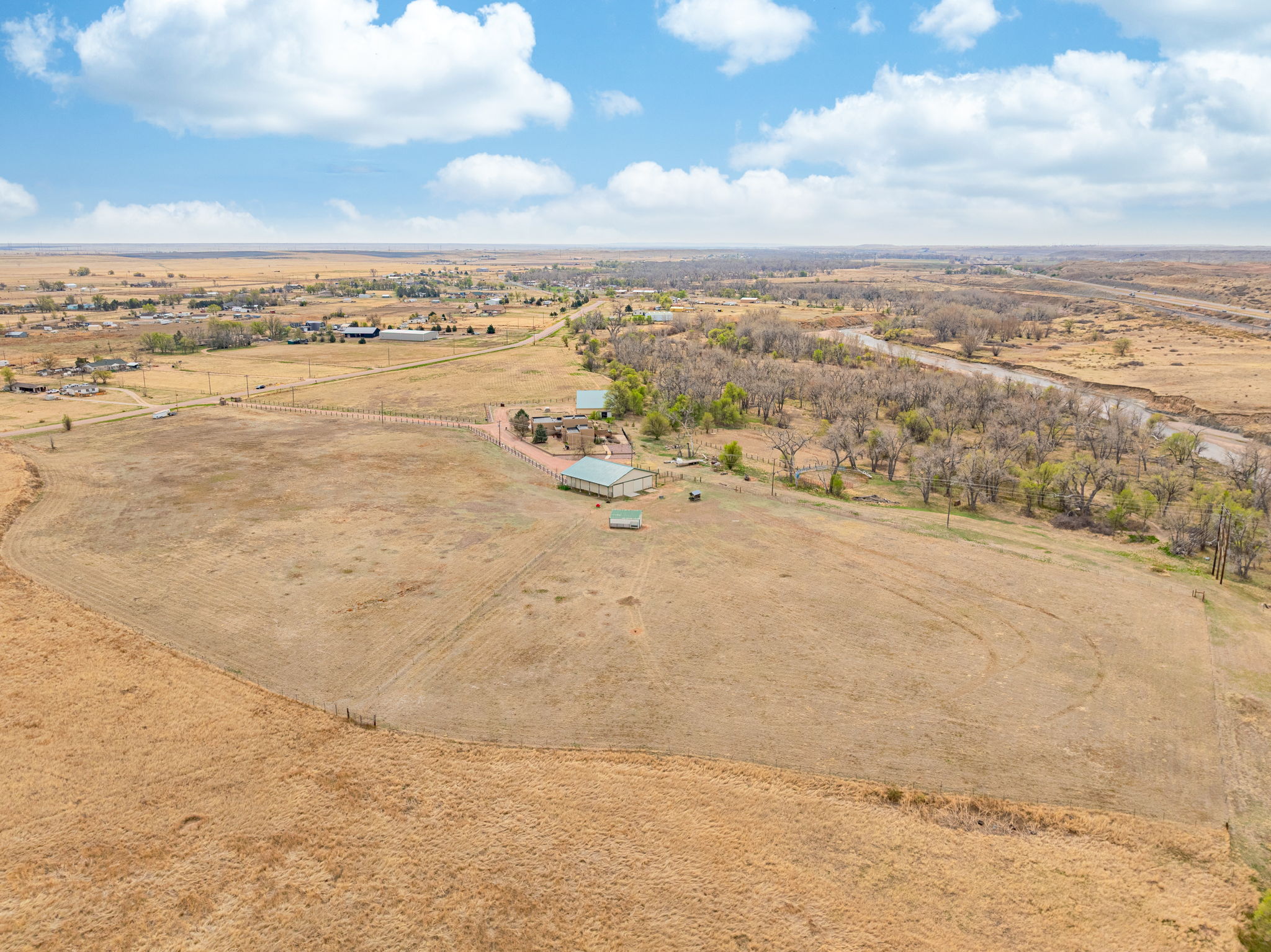  Rare creek side opportunity on 80 close-in acres - 物件實景