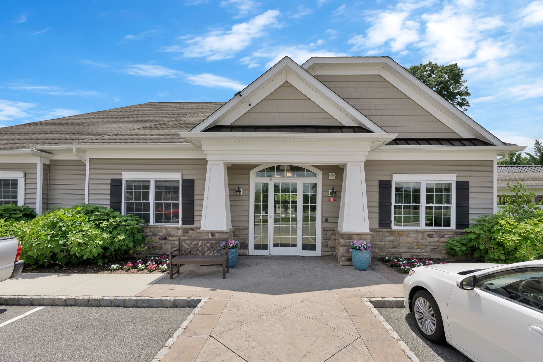  ?Residences at Columbia Park ? Impeccably Crafted End-Unit Townhome - 物件實景
