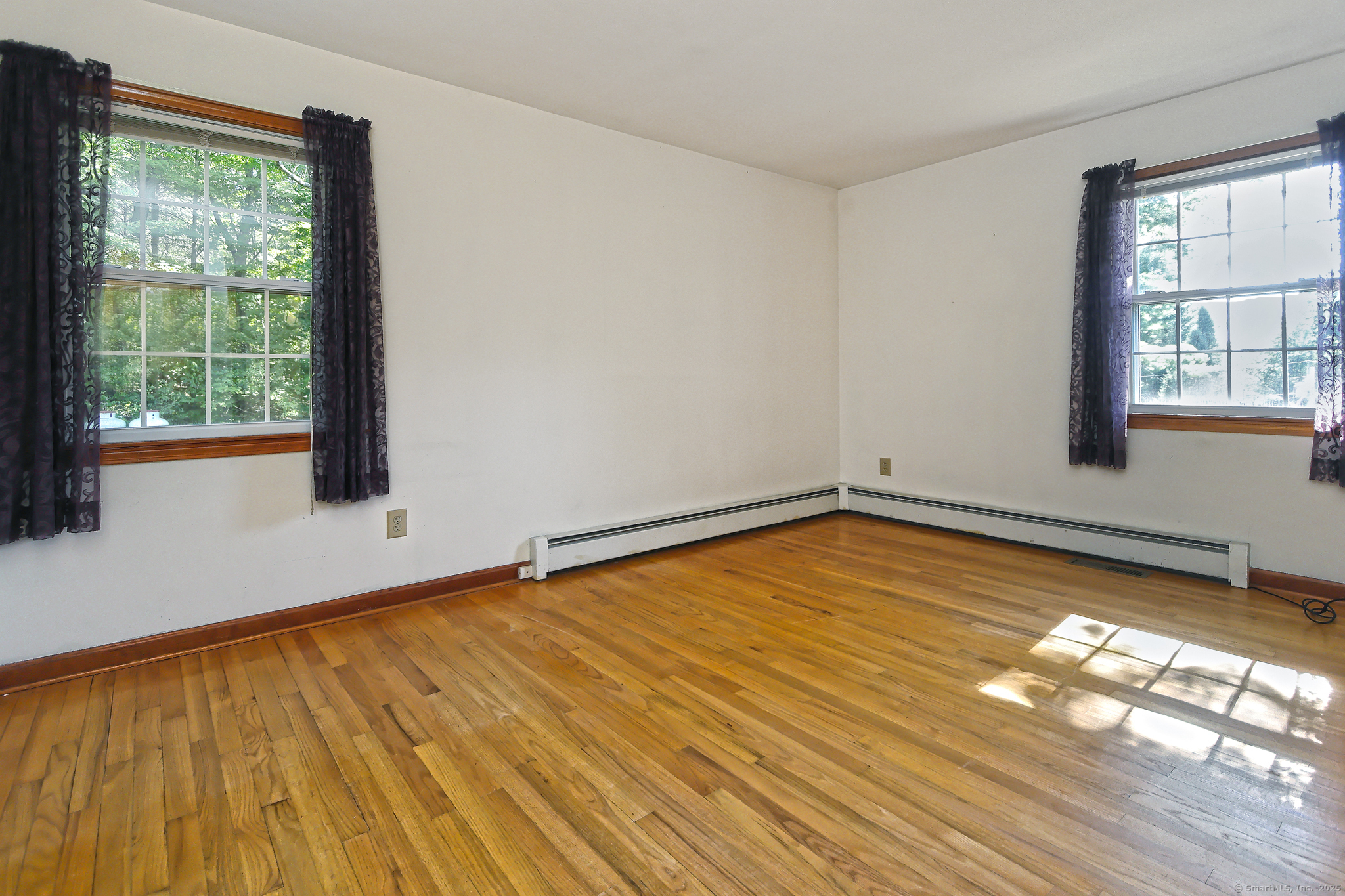 Hamden, Connecticut, 06518, United States, 4 Bedrooms Bedrooms, ,2 BathroomsBathrooms,Residential,For Sale,1940794