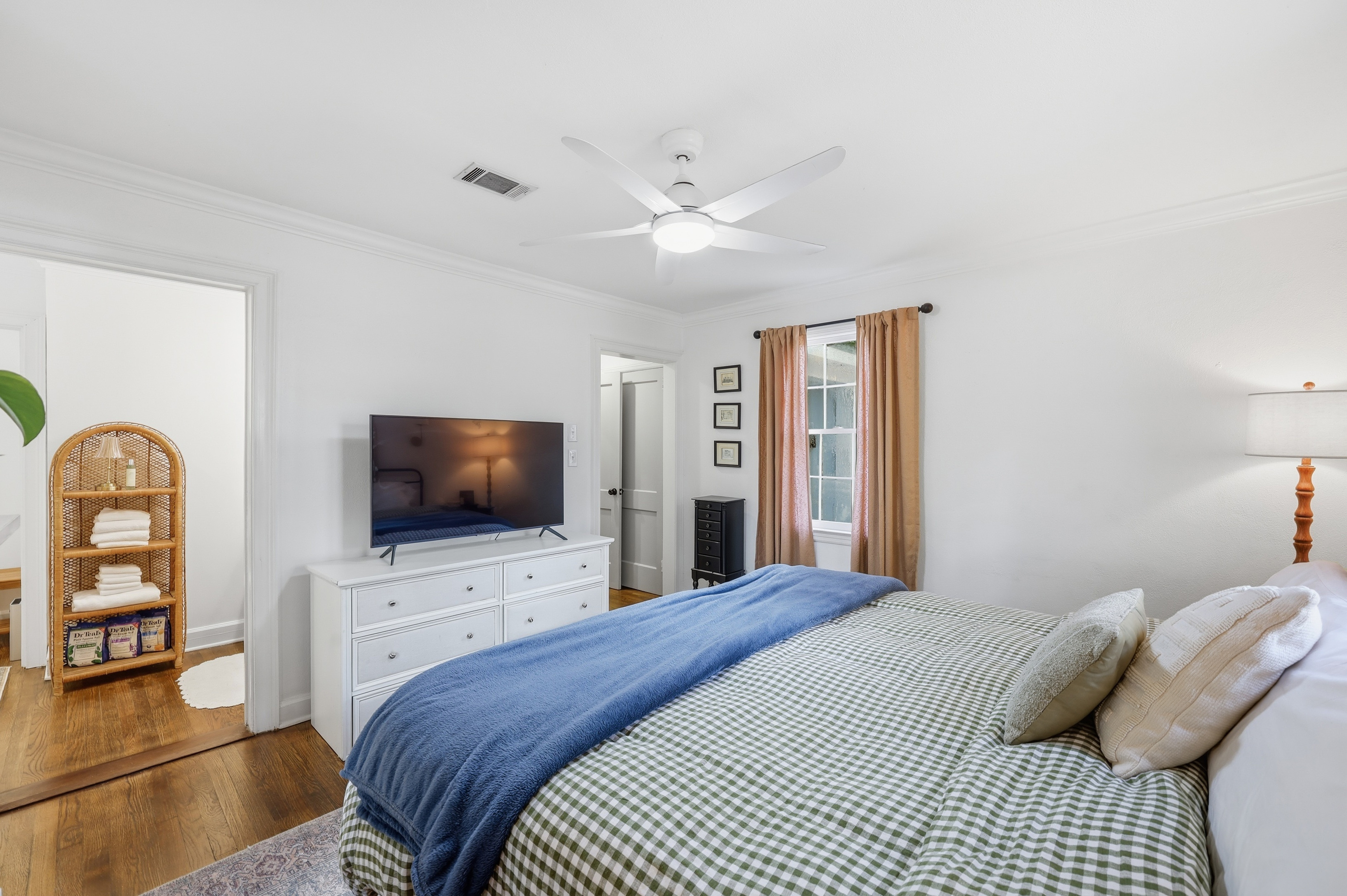  1501 E 55th Street - 物件實景