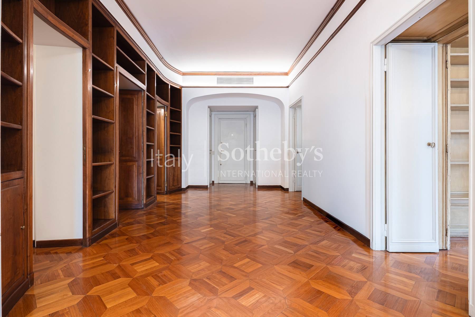  Exclusive Historic Residence with Original Frescoes - 物件實景