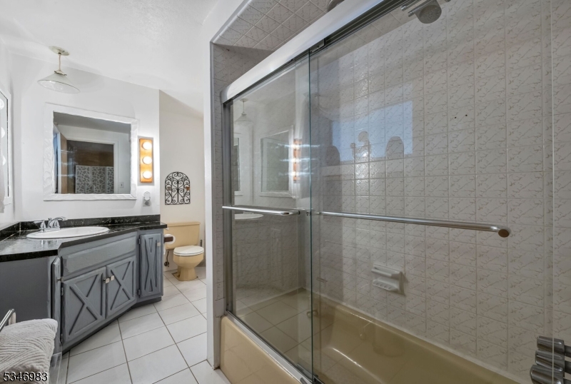 Ringwood Boro, New Jersey, 07456, United States, 4 Bedrooms Bedrooms, ,2 BathroomsBathrooms,Residential,For Sale,1794358
