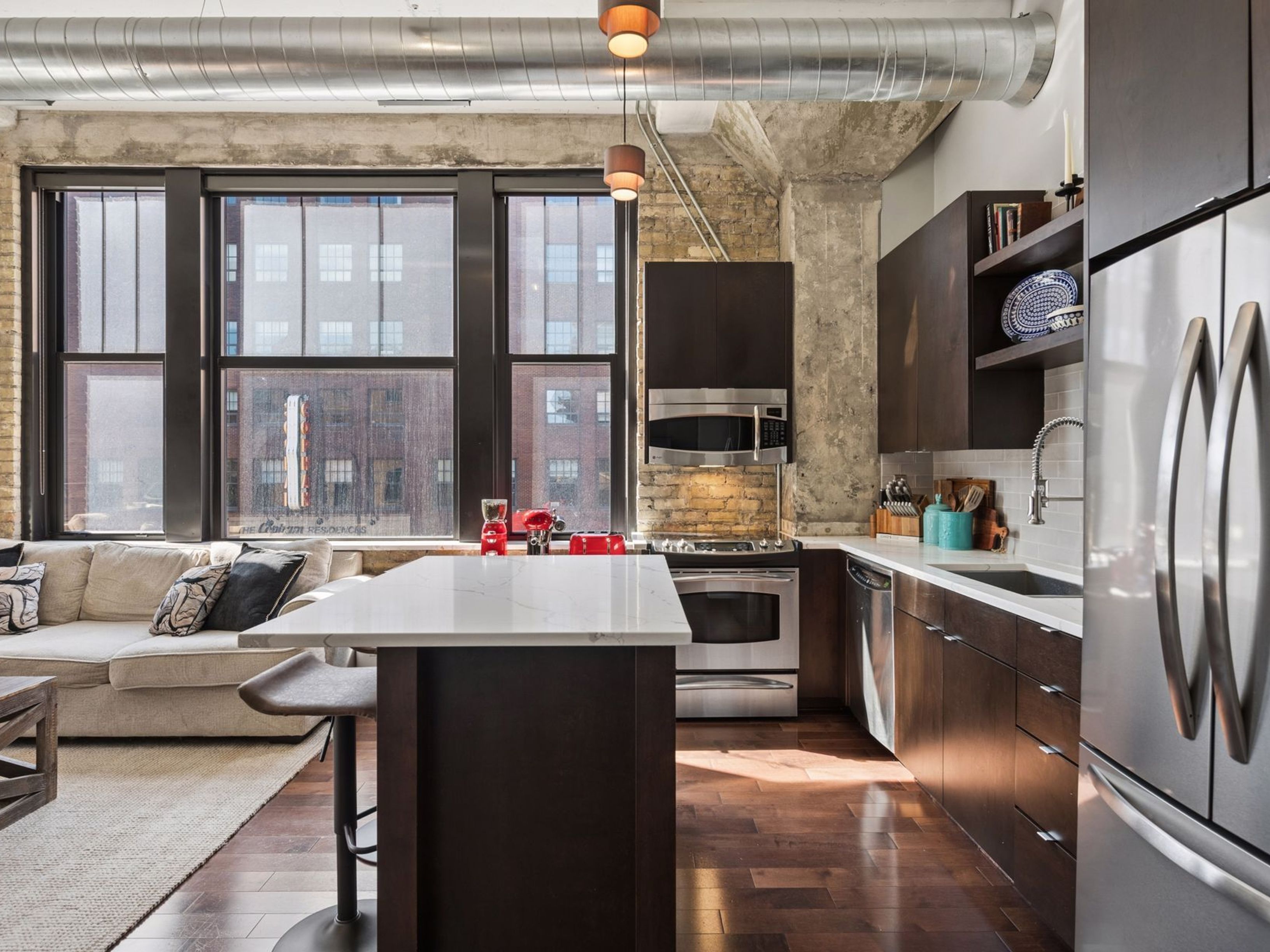  Iconic Corner Loft in Coveted North Loop - 物件實景