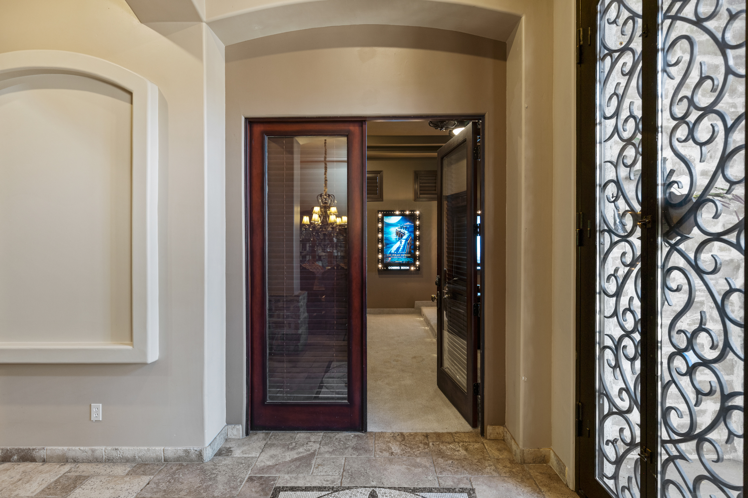 Tempe, Arizona, 85284, United States, 5 Bedrooms Bedrooms, ,3 BathroomsBathrooms,Residential,For Sale,1989924