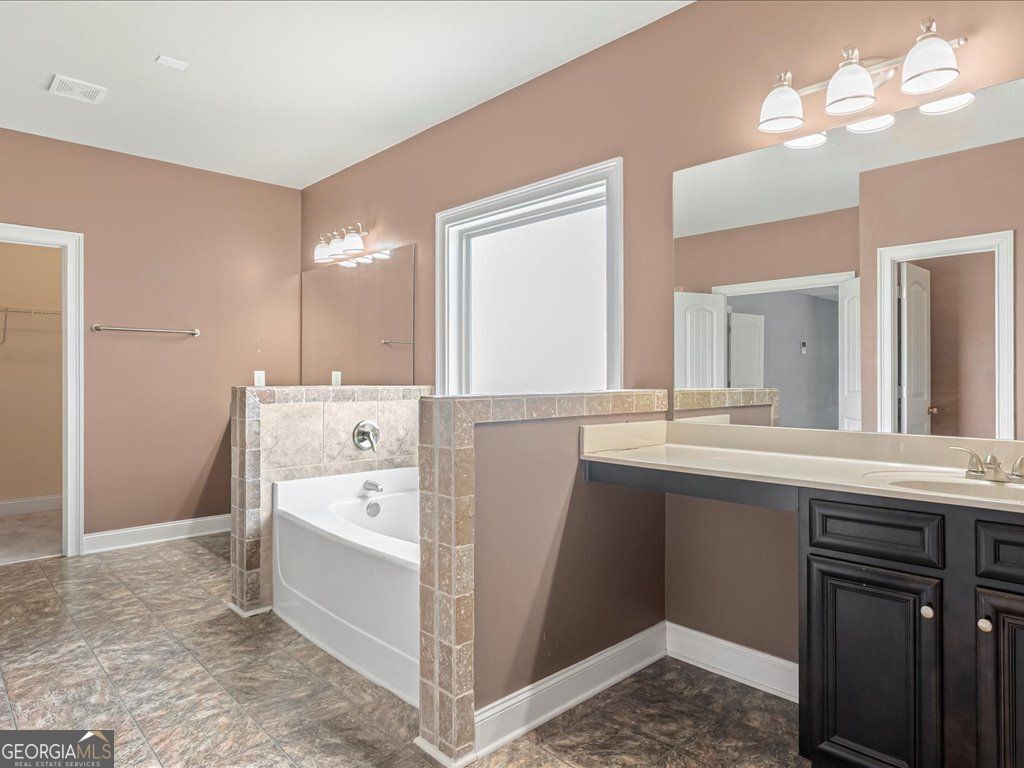 Acworth, Georgia, 30101, United States, 7 Bedrooms Bedrooms, ,6 BathroomsBathrooms,Residential,For Sale,1929934