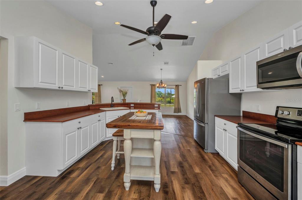 Punta Gorda, Florida, 33982, United States, 3 Bedrooms Bedrooms, ,2 BathroomsBathrooms,Residential,For Sale,1992347