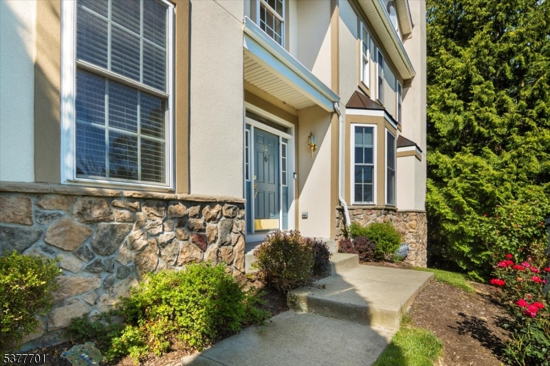 Denville Twp., New Jersey, 07834-3836, United States, 3 Bedrooms Bedrooms, ,4 BathroomsBathrooms,Residential,For Sale,1914239