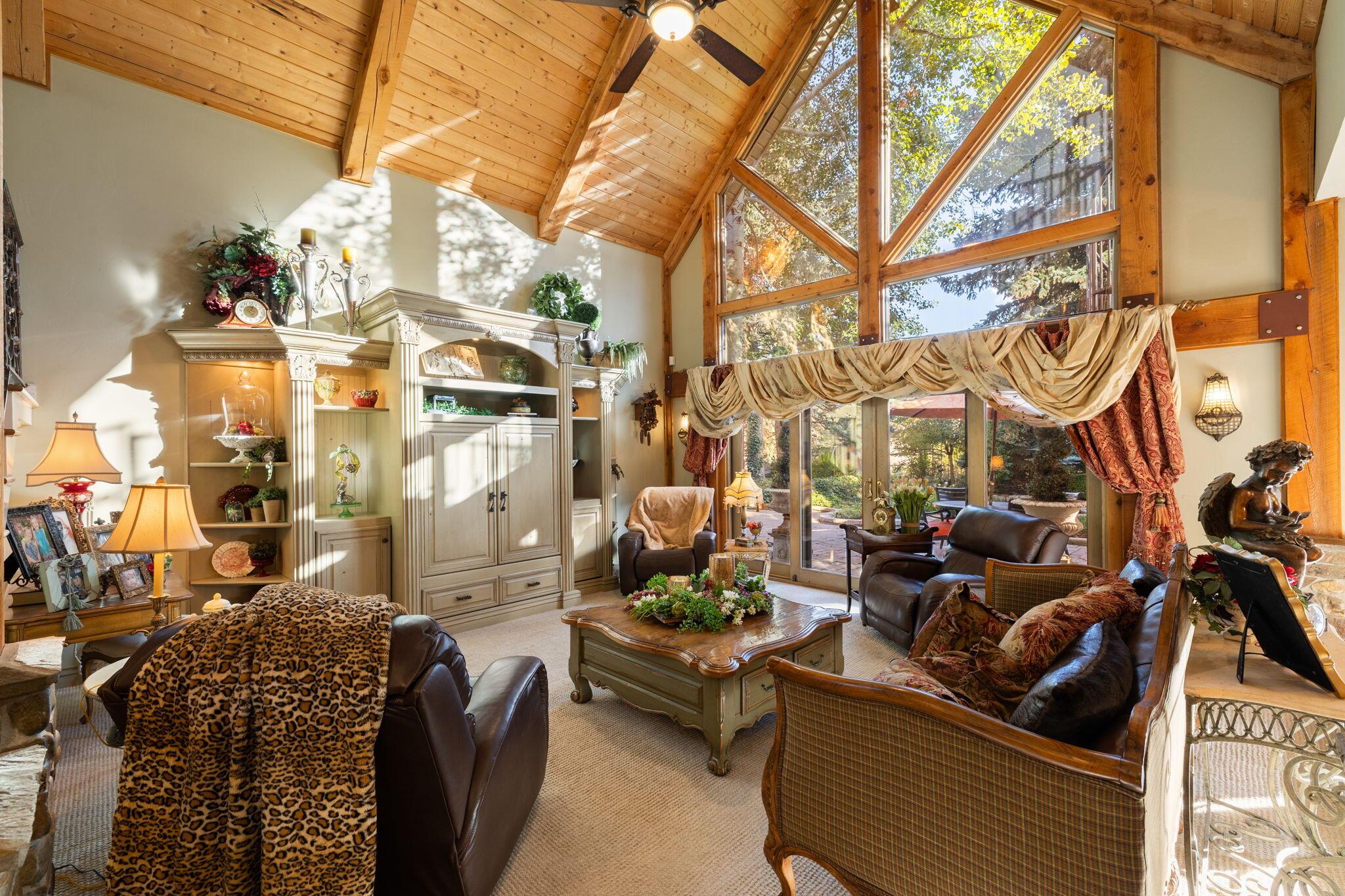 Salt Lake City, Utah, 84121, United States, 5 Bedrooms Bedrooms, ,6 BathroomsBathrooms,Residential,For Sale,1974562