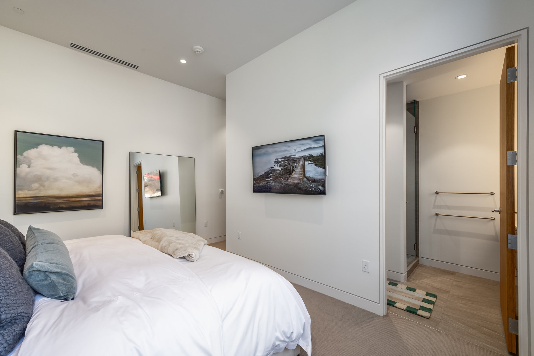  Furnished 5-bedroom Penthouse at Founder