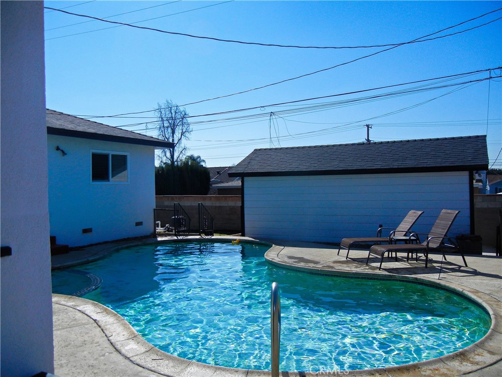 Ontario, California, 91762, United States, 4 Bedrooms Bedrooms, ,1 BathroomBathrooms,Residential,For Sale,1936943