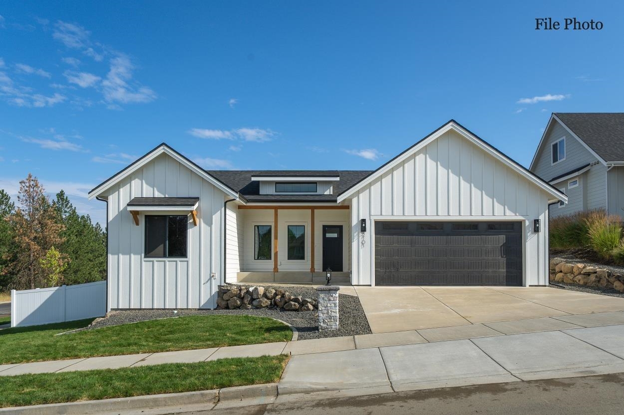 Nine Mile Falls, Washington, 99026, United States, 4 Bedrooms Bedrooms, ,3 BathroomsBathrooms,Residential,For Sale,1986138