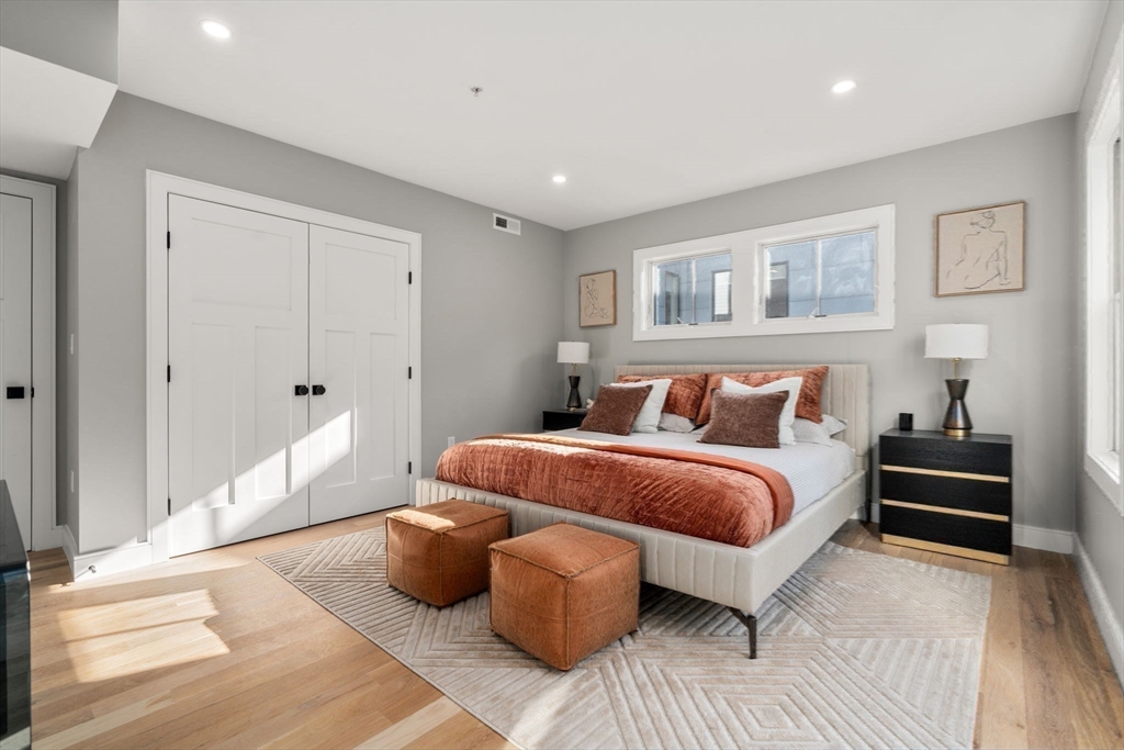 Brookline, Massachusetts, 02445, United States, 3 Bedrooms Bedrooms, ,4 BathroomsBathrooms,Residential,For Sale,1760278