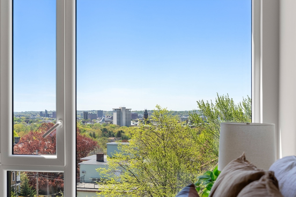 Somerville, Massachusetts, 02143, United States, 2 Bedrooms Bedrooms, ,2 BathroomsBathrooms,Residential,For Sale,1898257