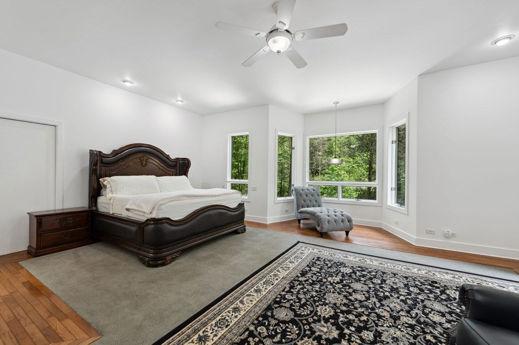 Ellijay, Georgia, 30540, United States, 5 Bedrooms Bedrooms, ,5 BathroomsBathrooms,Residential,For Sale,1868155