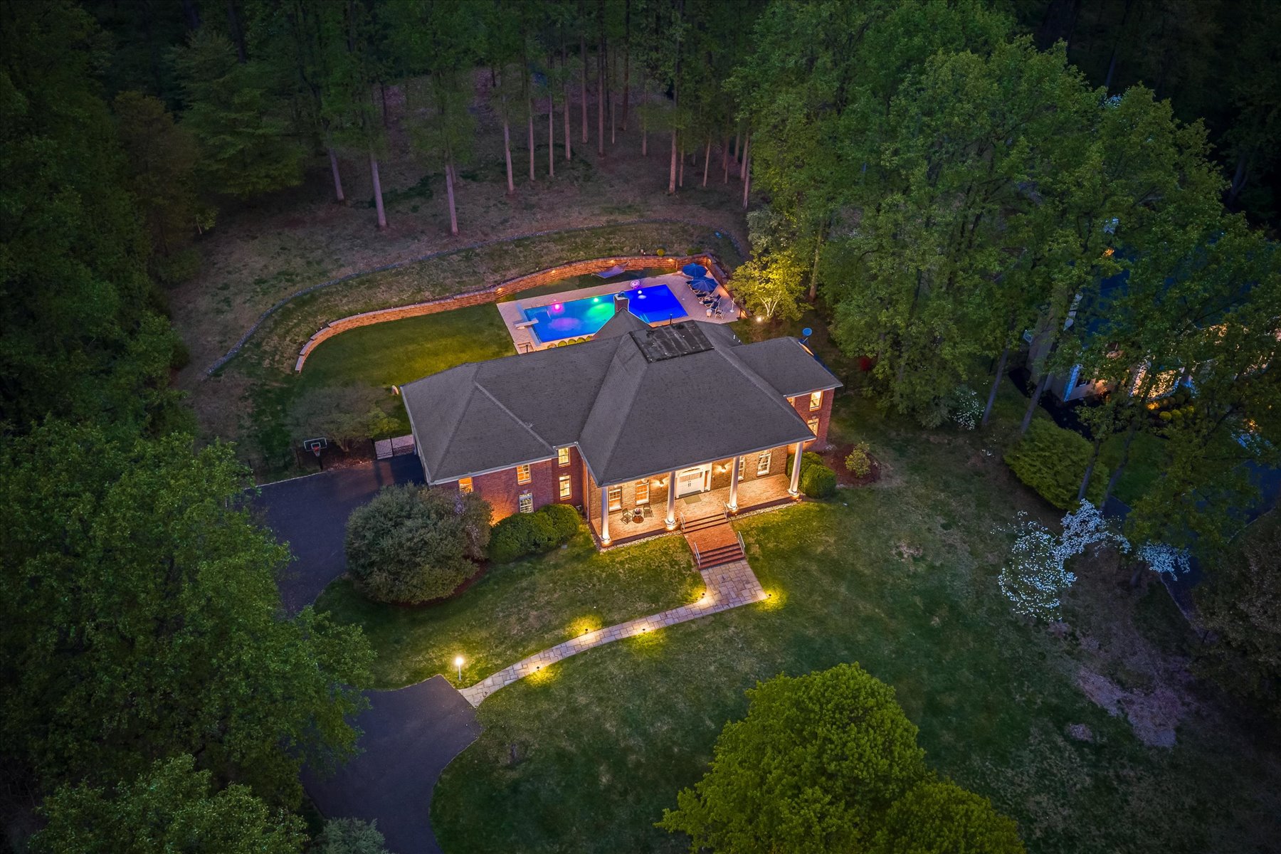  Gracious ?Ashton Woods? Southern Colonial Home - 物件實景