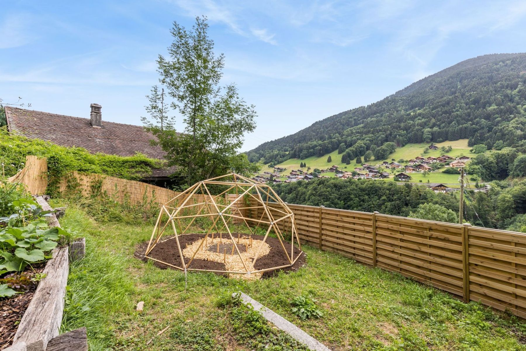  Rental chalet with 3 apartments - 5.6% gross yield - 物件實景