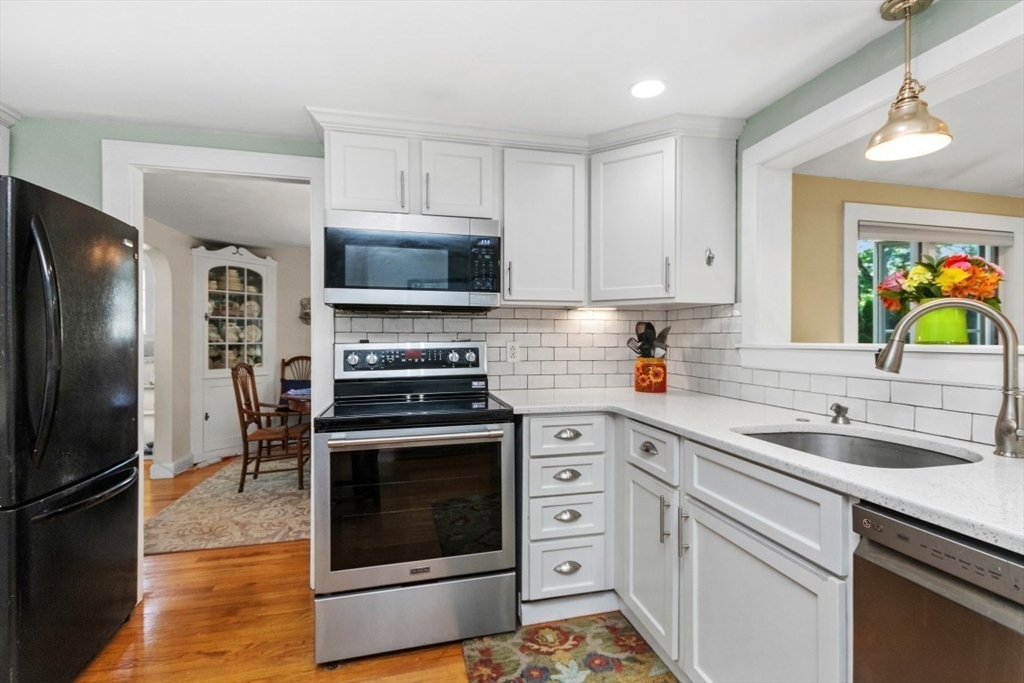 Westwood, Massachusetts, 02090, United States, 3 Bedrooms Bedrooms, ,2 BathroomsBathrooms,Residential,For Sale,1902303