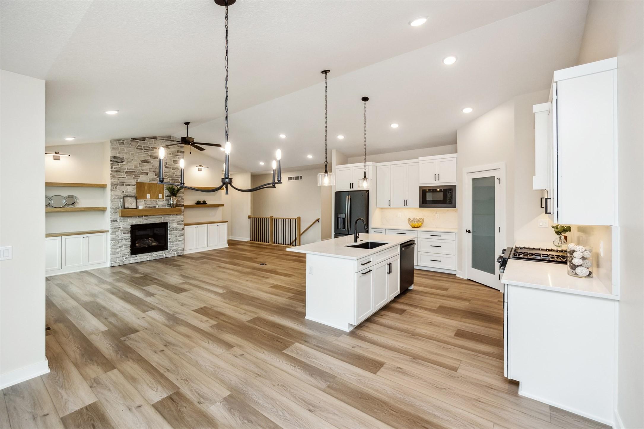 Clive, Iowa, 50325, United States, 4 Bedrooms Bedrooms, ,3 BathroomsBathrooms,Residential,For Sale,1928904