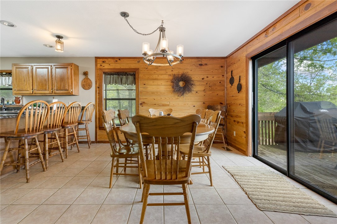 Compton, Arkansas, 72624, United States, 5 Bedrooms Bedrooms, ,3 BathroomsBathrooms,Residential,For Sale,1805954