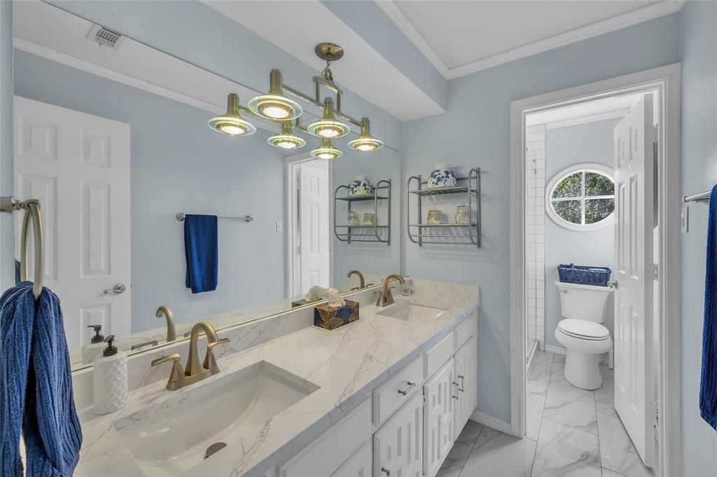 Bedford, Texas, 76021, United States, 4 Bedrooms Bedrooms, ,4 BathroomsBathrooms,Residential,For Sale,1978202