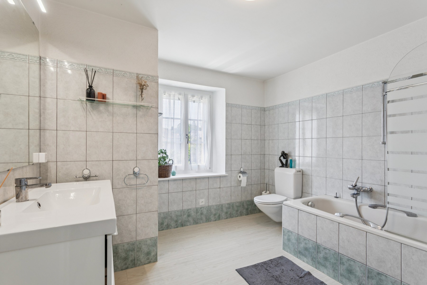 Spacious rooms that inspire, charming character, a home ready to move into - 物件實景