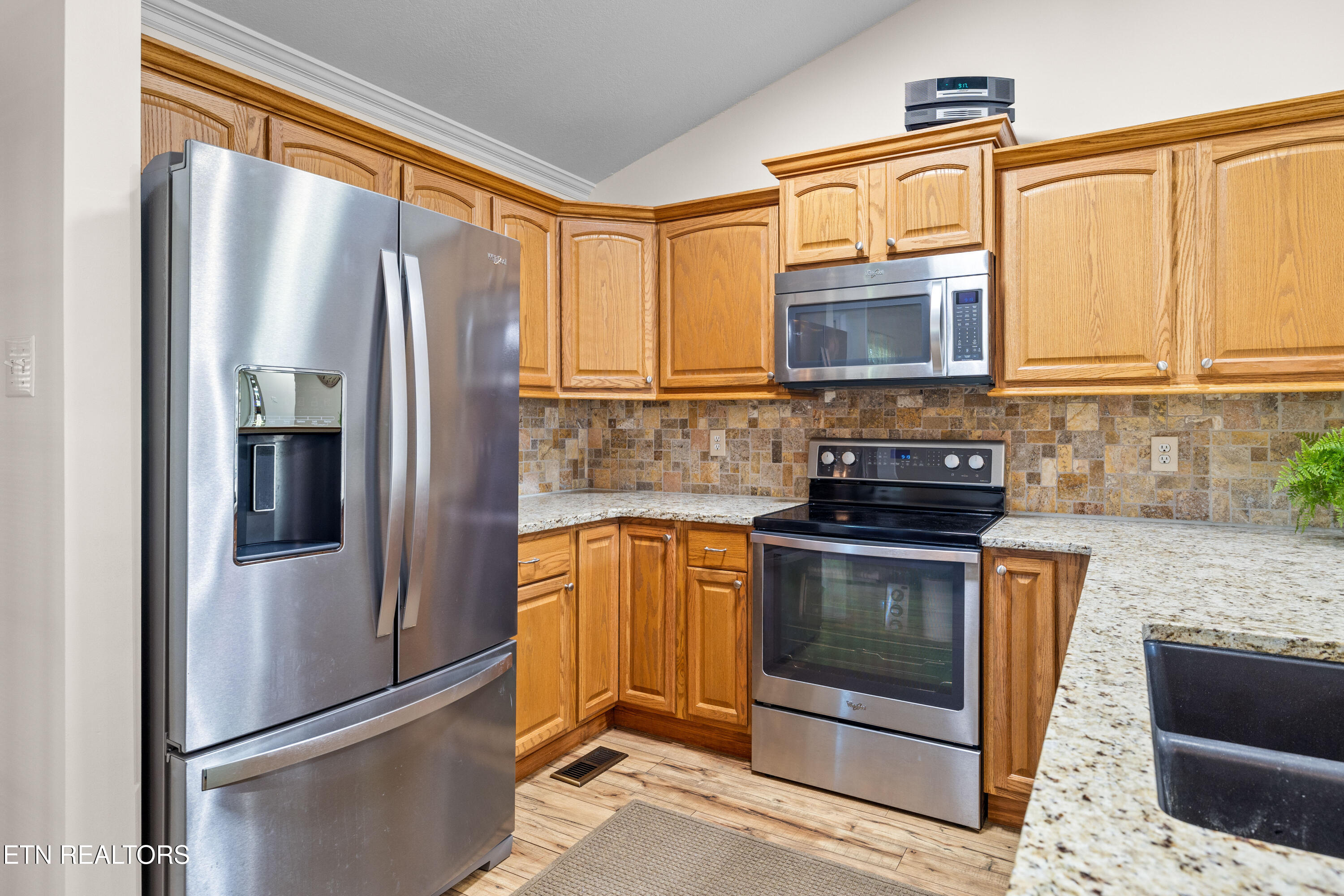 Walland, Tennessee, 37886, United States, 3 Bedrooms Bedrooms, ,2 BathroomsBathrooms,Residential,For Sale,1930662