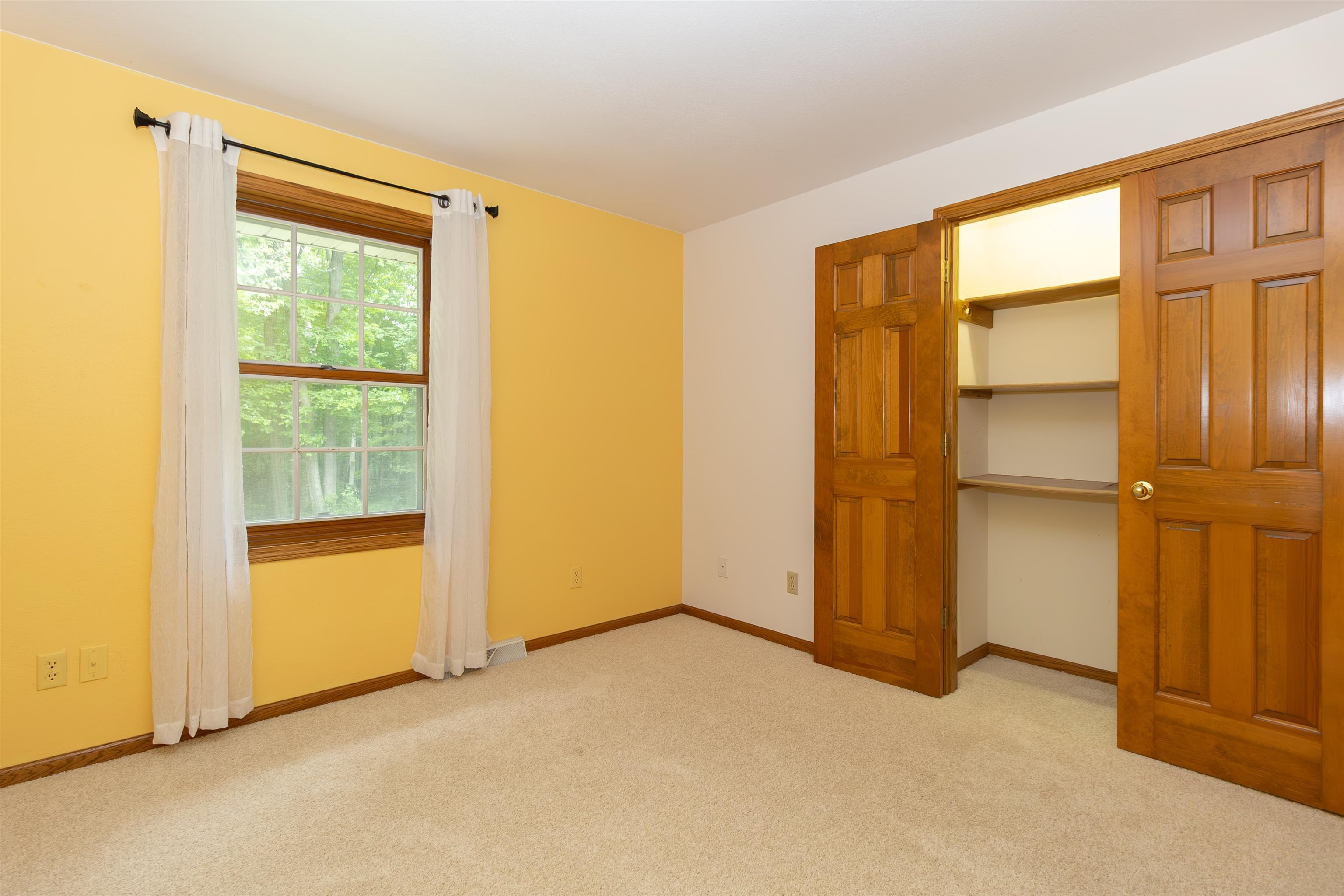 WAUPACA, Wisconsin, 54981, United States, 4 Bedrooms Bedrooms, ,3 BathroomsBathrooms,Residential,For Sale,1913222