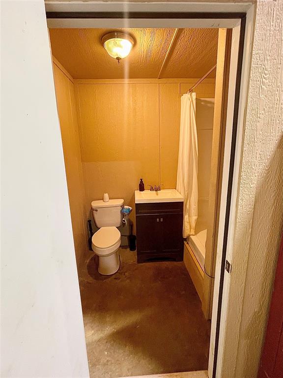 Mineola, Texas, 75773, United States, 4 Bedrooms Bedrooms, ,3 BathroomsBathrooms,Residential,For Sale,1995592