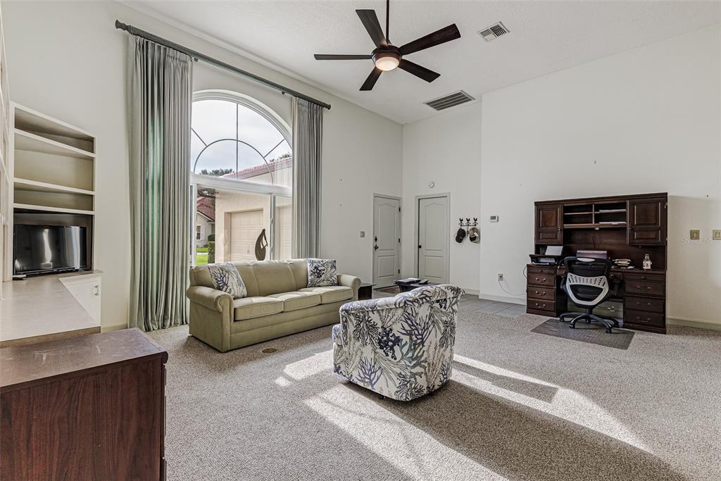 Lake Wales, Florida, 33898, United States, 2 Bedrooms Bedrooms, ,4 BathroomsBathrooms,Residential,For Sale,1908279