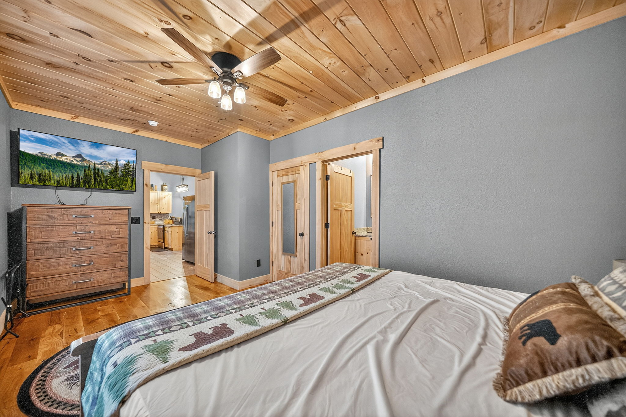 Sevierville, Tennessee, 37862, United States, 4 Bedrooms Bedrooms, ,6 BathroomsBathrooms,Residential,For Sale,1982838