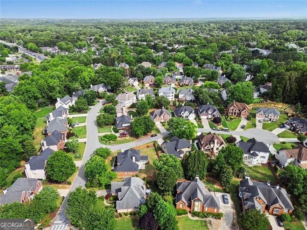 Roswell, Georgia, 30075, United States, 5 Bedrooms Bedrooms, ,4 BathroomsBathrooms,Residential,For Sale,2044480