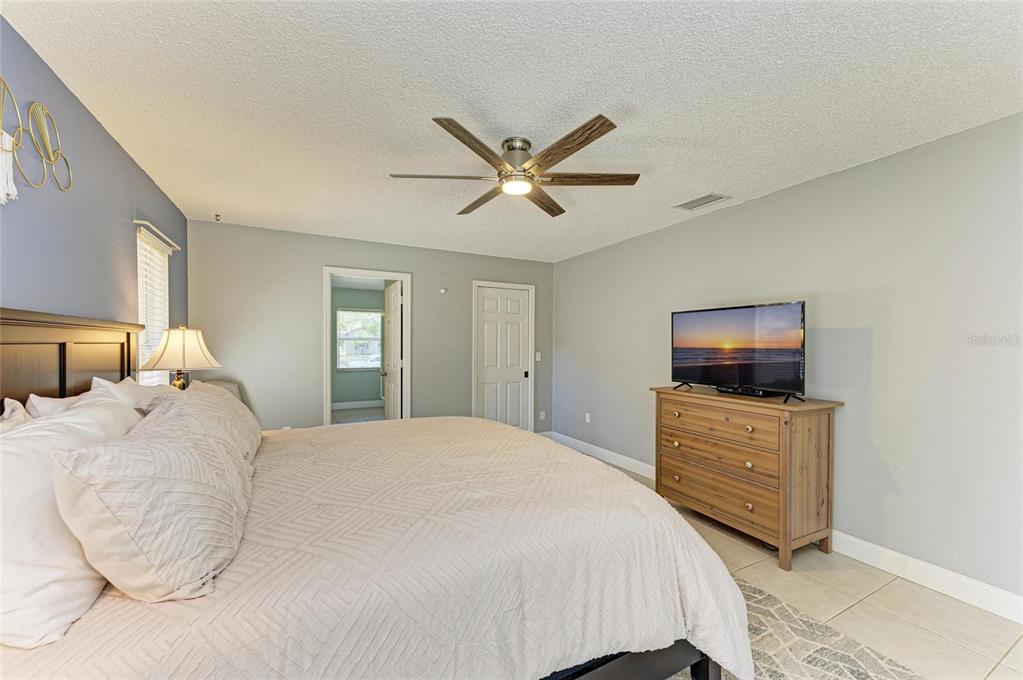 Bradenton, Florida, 34212, United States, 3 Bedrooms Bedrooms, ,2 BathroomsBathrooms,Residential,For Sale,1751964