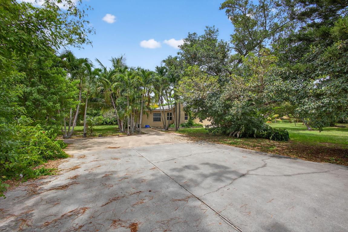 Greenacres, Florida, 33463, United States, 7 Bedrooms Bedrooms, ,6 BathroomsBathrooms,Residential,For Sale,1974684