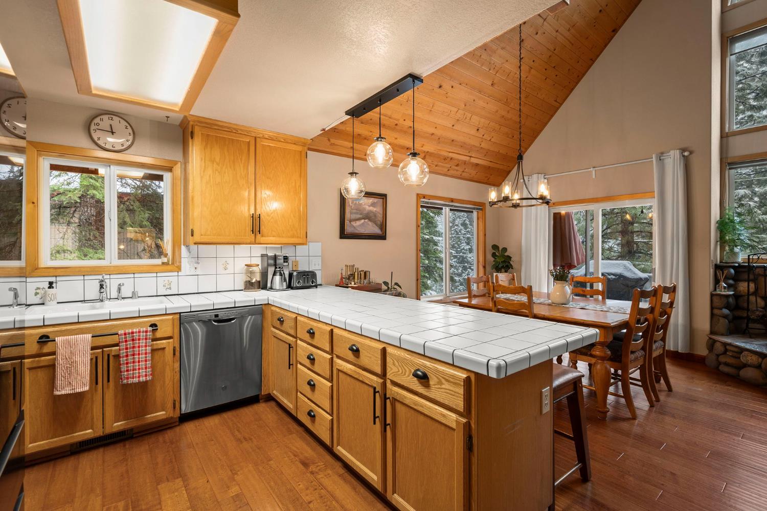 Tahoe Vista, California, 96148, United States, 3 Bedrooms Bedrooms, ,2 BathroomsBathrooms,Residential,For Sale,1998480