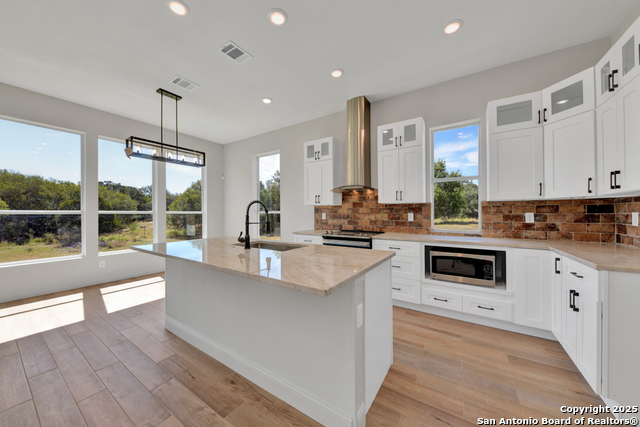Castroville, Texas, 78009, United States, 3 Bedrooms Bedrooms, ,3 BathroomsBathrooms,Residential,For Sale,1926550