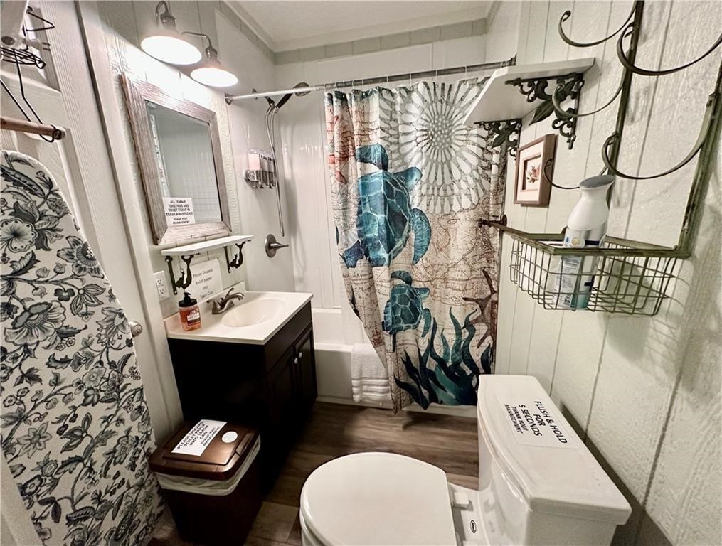 Corpus Christi, Texas, 78402, United States, 4 Bedrooms Bedrooms, ,3 BathroomsBathrooms,Residential,For Sale,1934192