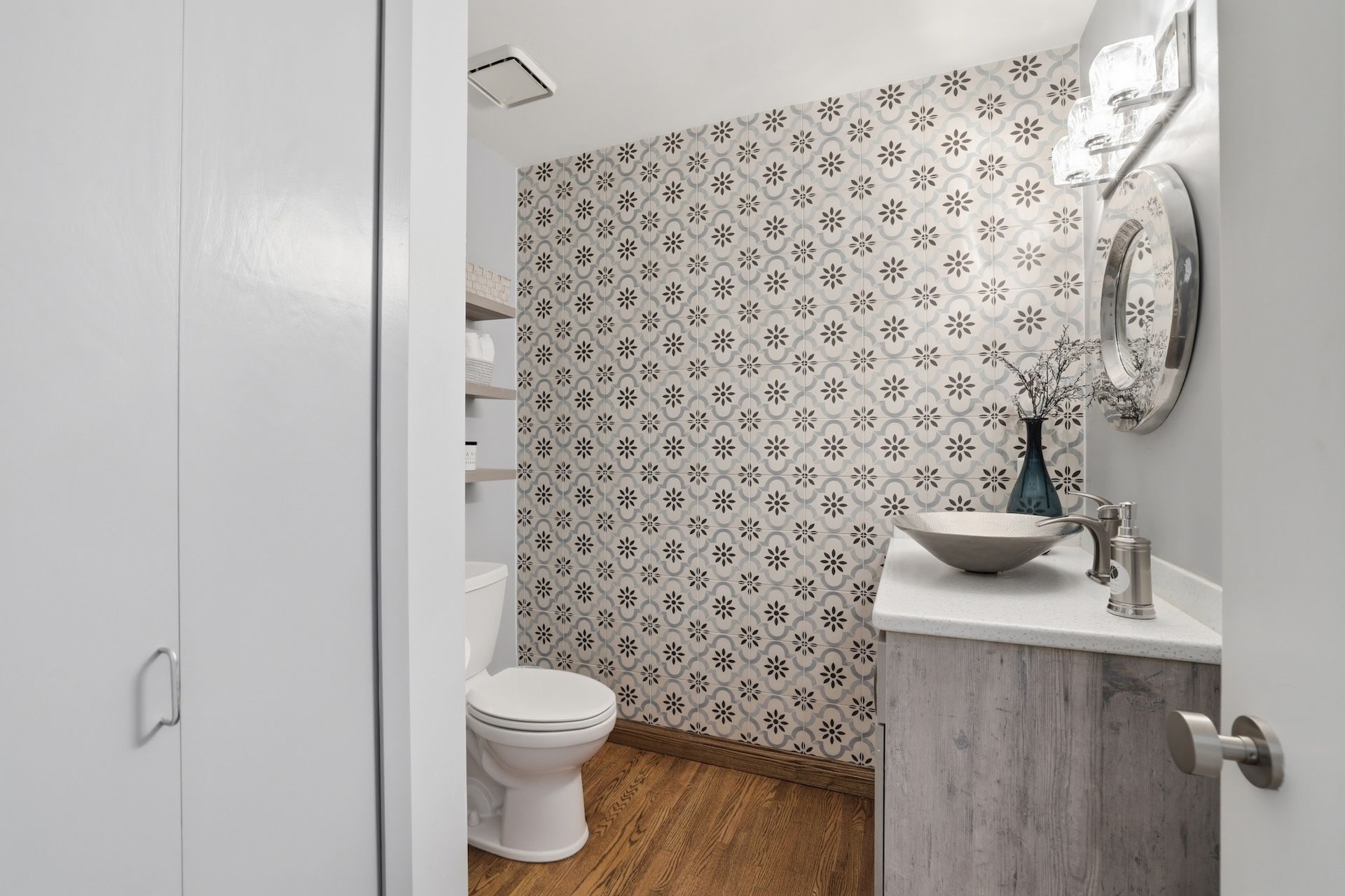 Renovated Townhome with Panoramic Views of Cedar Lake - 物件實景