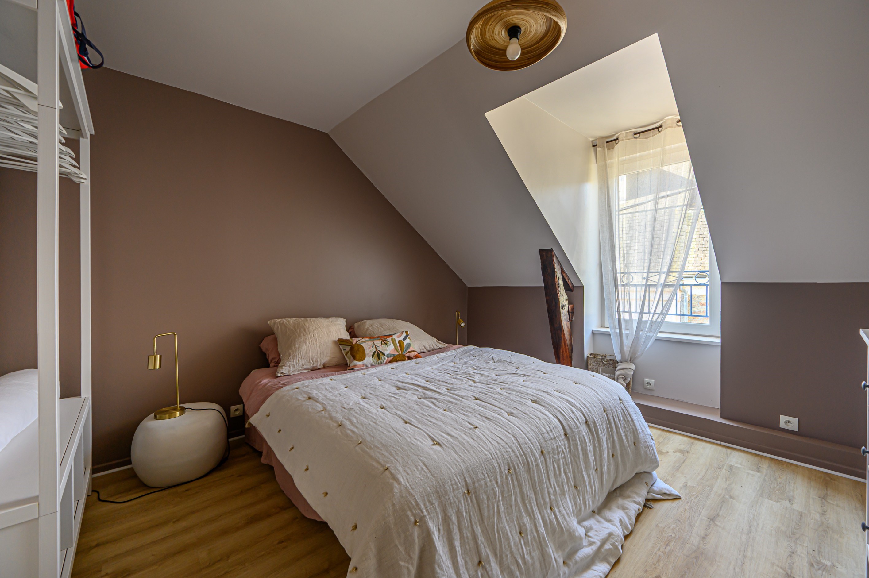  Vannes City Center: Splendid Period Residence with Large Garage and Enclosed Ga… - 物件實景