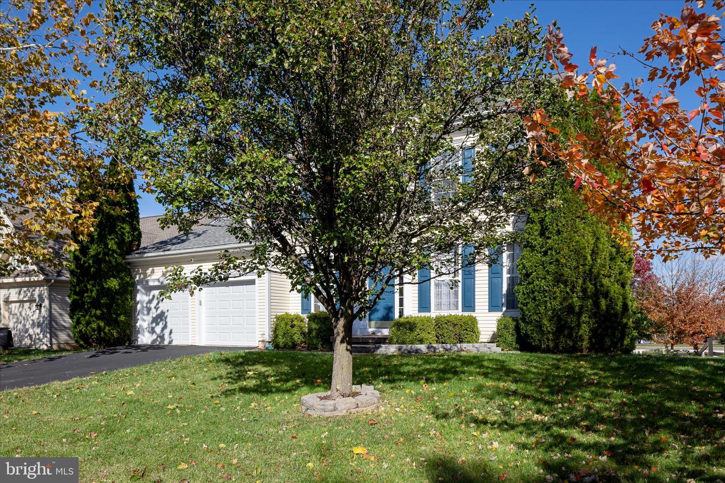 Round Hill, Virginia, 20141, United States, 4 Bedrooms Bedrooms, ,4 BathroomsBathrooms,Residential,For Sale,1987727