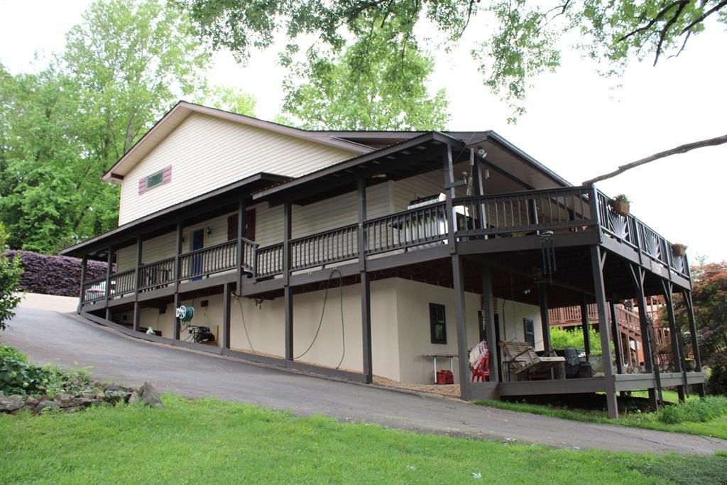 Hayesville, North Carolina, 28904, United States, 3 Bedrooms Bedrooms, ,4 BathroomsBathrooms,Residential,For Sale,1758410