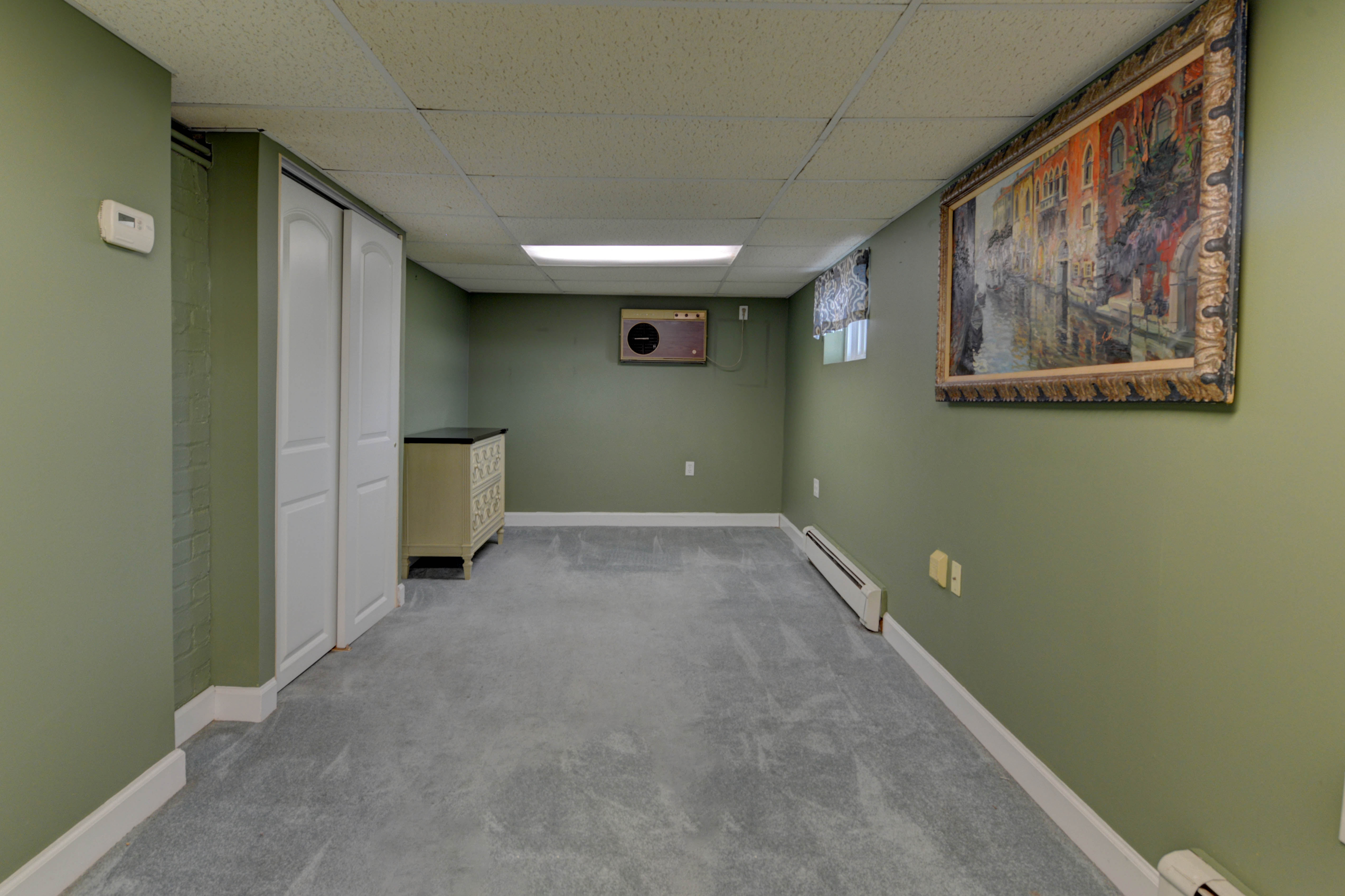 Lyndhurst, New Jersey, 07071, United States, 3 Bedrooms Bedrooms, ,2 BathroomsBathrooms,Residential,For Sale,1915781