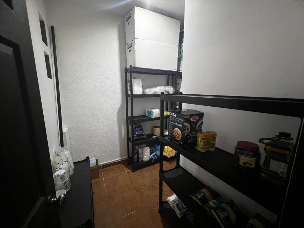 Chilpancingo, Tlalnepantla de Baz, Estado de México, 54150, Mexico, 3 Bedrooms Bedrooms, ,2 BathroomsBathrooms,Residential,For Sale,Chilpancingo,1617660