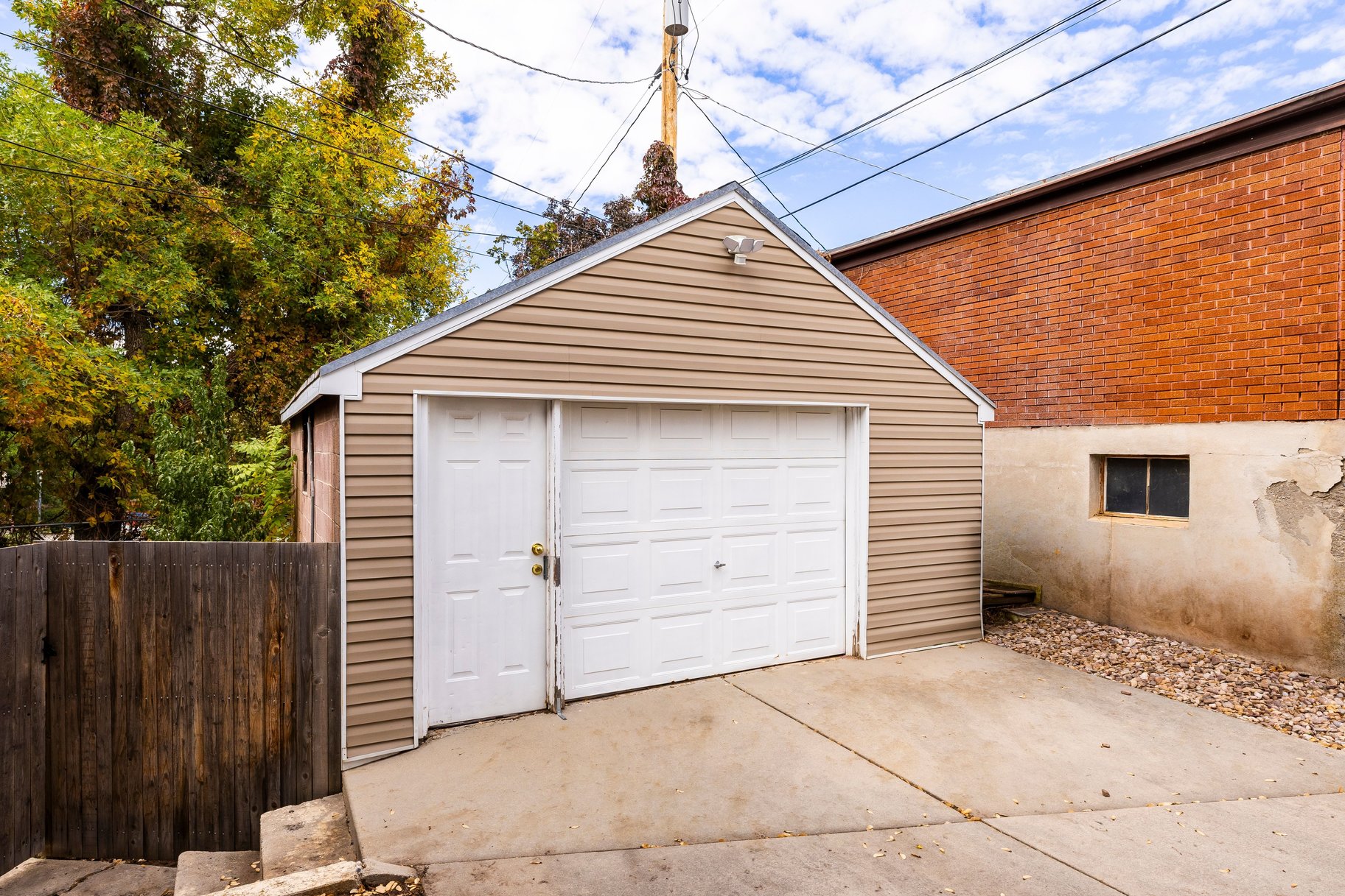  Charming home, flexible living options, rental income - 物件實景